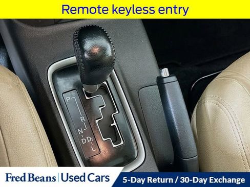 Used 2014 Mitsubishi Outlander SE image 19