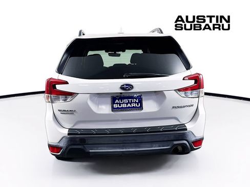 Used 2019 Subaru Forester Premium AWD/4WD image 6