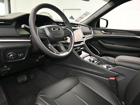 New 2026 Jeep Grand Cherokee Limited w/ Limited Altitude Package RWD image 13