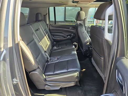 Used 2018 Chevrolet Suburban LT image 13