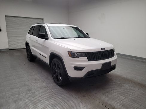 Used 2019 Jeep Grand Cherokee Laredo AWD/4WD image 13