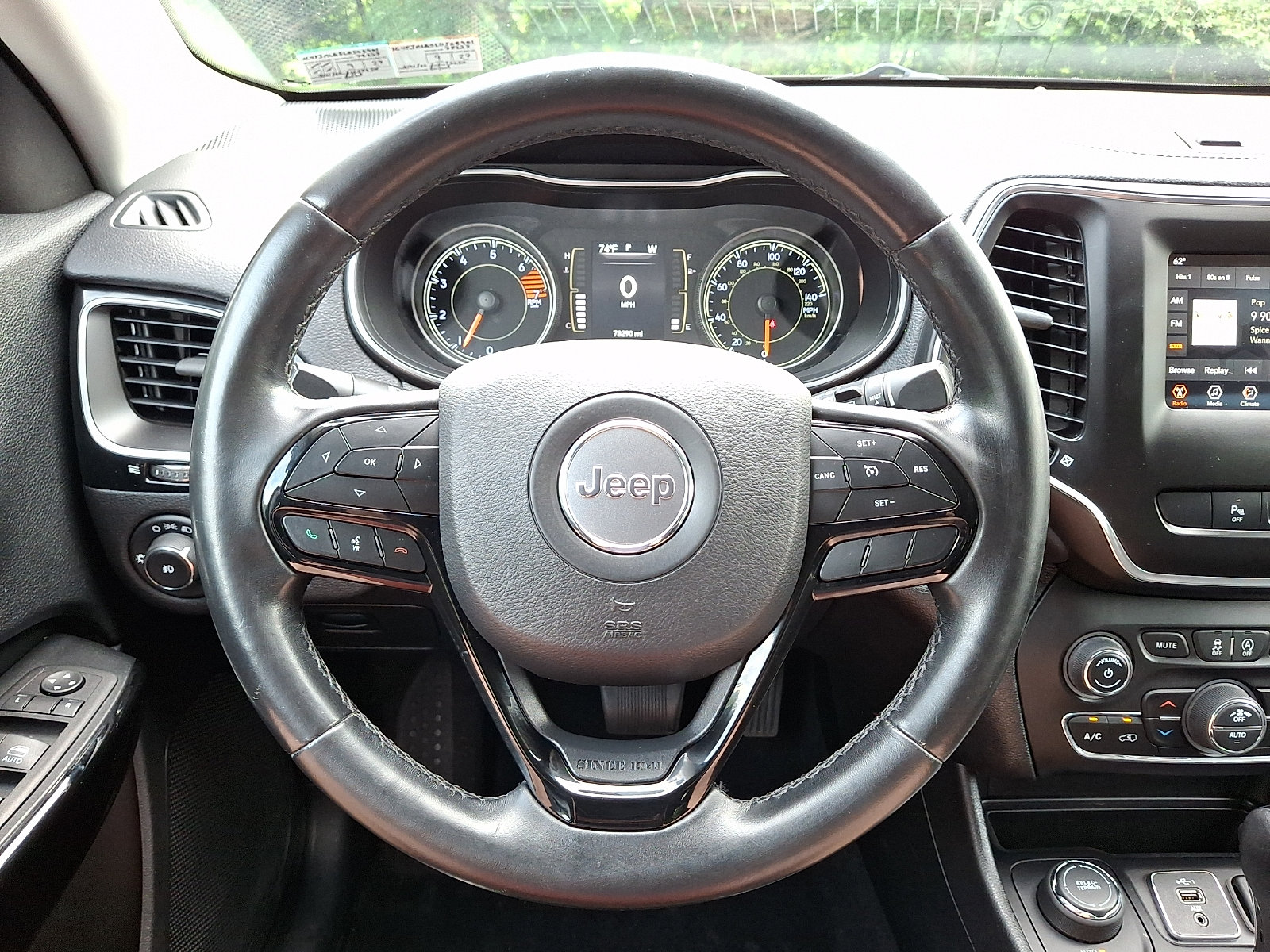 Certified 2020 Jeep Cherokee Latitude Plus AWD/4WD image 19