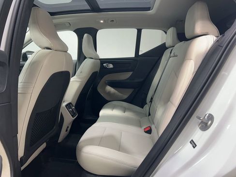 Used 2024 Volvo XC40 B5 Plus w/ Protection Package Premier image 26