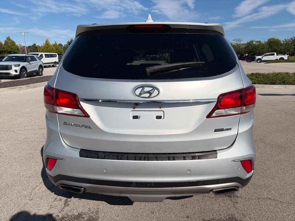 Used 2017 Hyundai Santa Fe AWD image 6