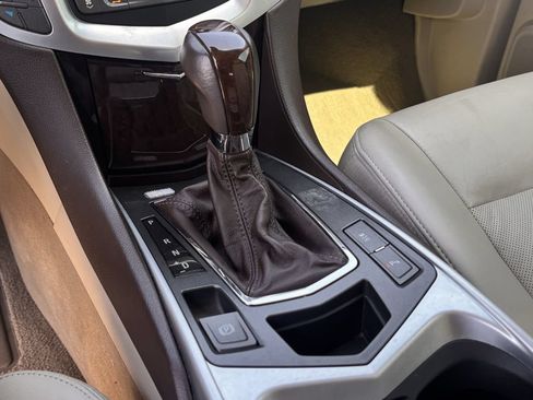 Used 2010 Cadillac SRX Luxury FWD image 18