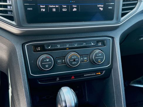 Used 2021 Volkswagen Atlas SE w/ Towing Package FWD image 12