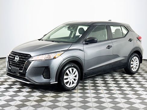 Used 2023 Nissan Kicks S image 4