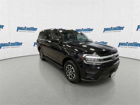 Used 2024 Ford Expedition XLT image 2