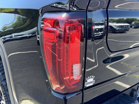 Used 2021 GMC Sierra 1500 AT4 w/ AT4 Preferred Package AWD/4WD image 16