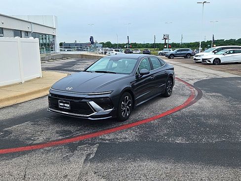 Used 2025 Hyundai Sonata SEL FWD image 1