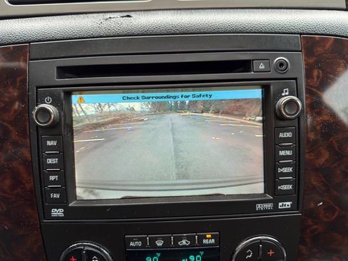 Used 2009 GMC Yukon XL Denali image 20