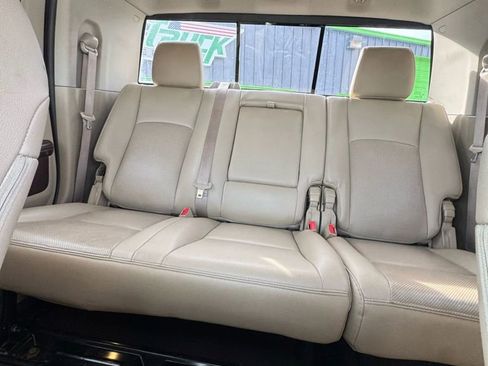 Used 2014 RAM 2500 Laramie w/ Cold Weather Group image 20