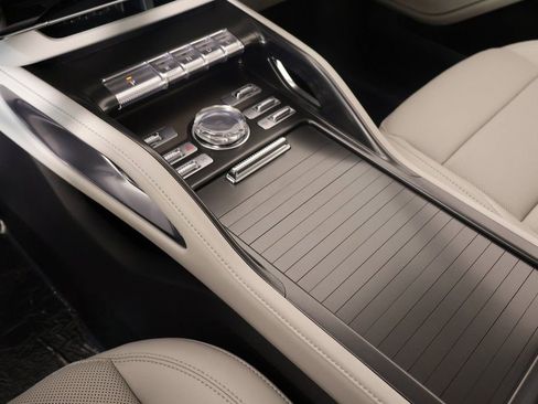New 2026 Lincoln Nautilus Premier w/ Jet Appearance Package AWD/4WD image 9