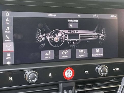 Certified 2026 Porsche Macan AWD/4WD image 31