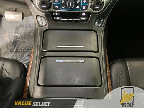 Used 2017 Chevrolet Suburban Premier AWD/4WD image 15