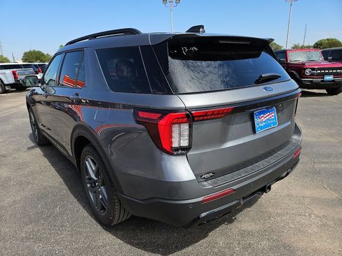 New 2026 Ford Explorer ST-Line w/ ST-Line Street Pack RWD image 9