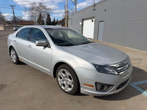 Used 2010 Ford Fusion SE image 4