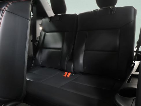 Used 2025 Ford Explorer ST-Line w/ ST-Line Street Pack AWD/4WD image 27
