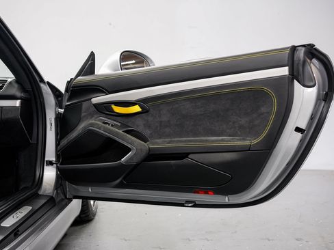 Used 2016 Porsche Cayman GT4 RWD image 21