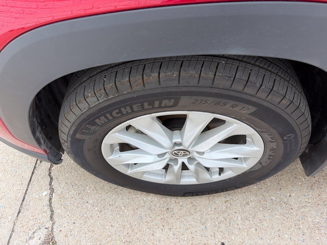 Used 2025 Toyota Corolla Cross LE FWD image 15