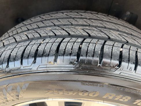 Used 2024 Nissan Pathfinder SL image 42