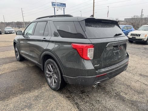 Used 2024 Ford Explorer XLT w/ Equipment Group 202A image 5