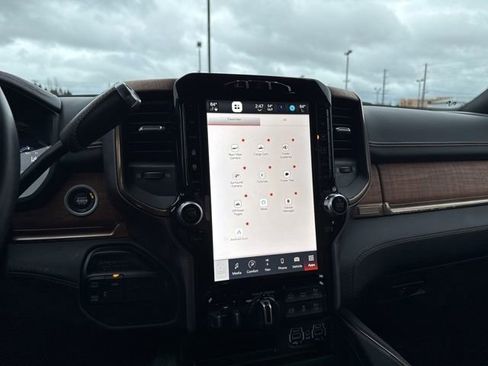 Used 2024 RAM 3500 Limited w/ Safety Group image 28