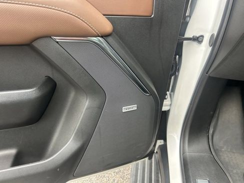 Certified 2025 Chevrolet Suburban High Country image 14