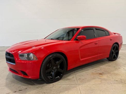 Used 2014 Dodge Charger R/T w/ Blacktop Package RWD image 1