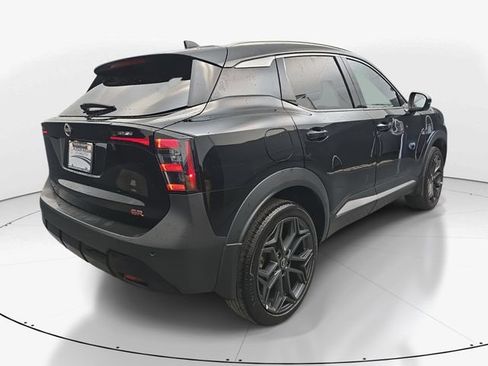 Used 2025 Nissan Kicks SR image 9