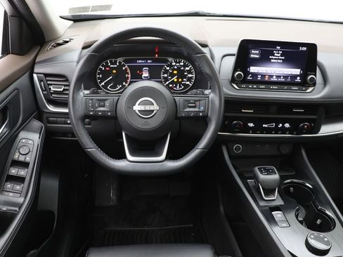 Used 2023 Nissan Rogue SV w/ SV Premium B Package image 13