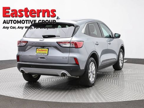 Used 2022 Ford Escape SE AWD/4WD image 4