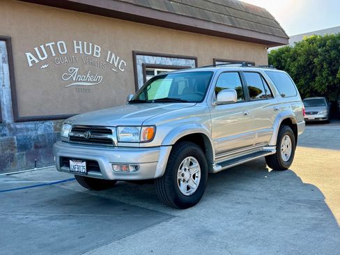 Used 2000 Toyota 4Runner Limited image 1