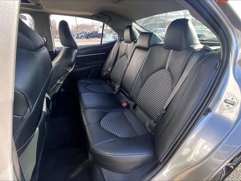 Used 2022 Toyota Camry SE w/ Cold Weather Package image 31