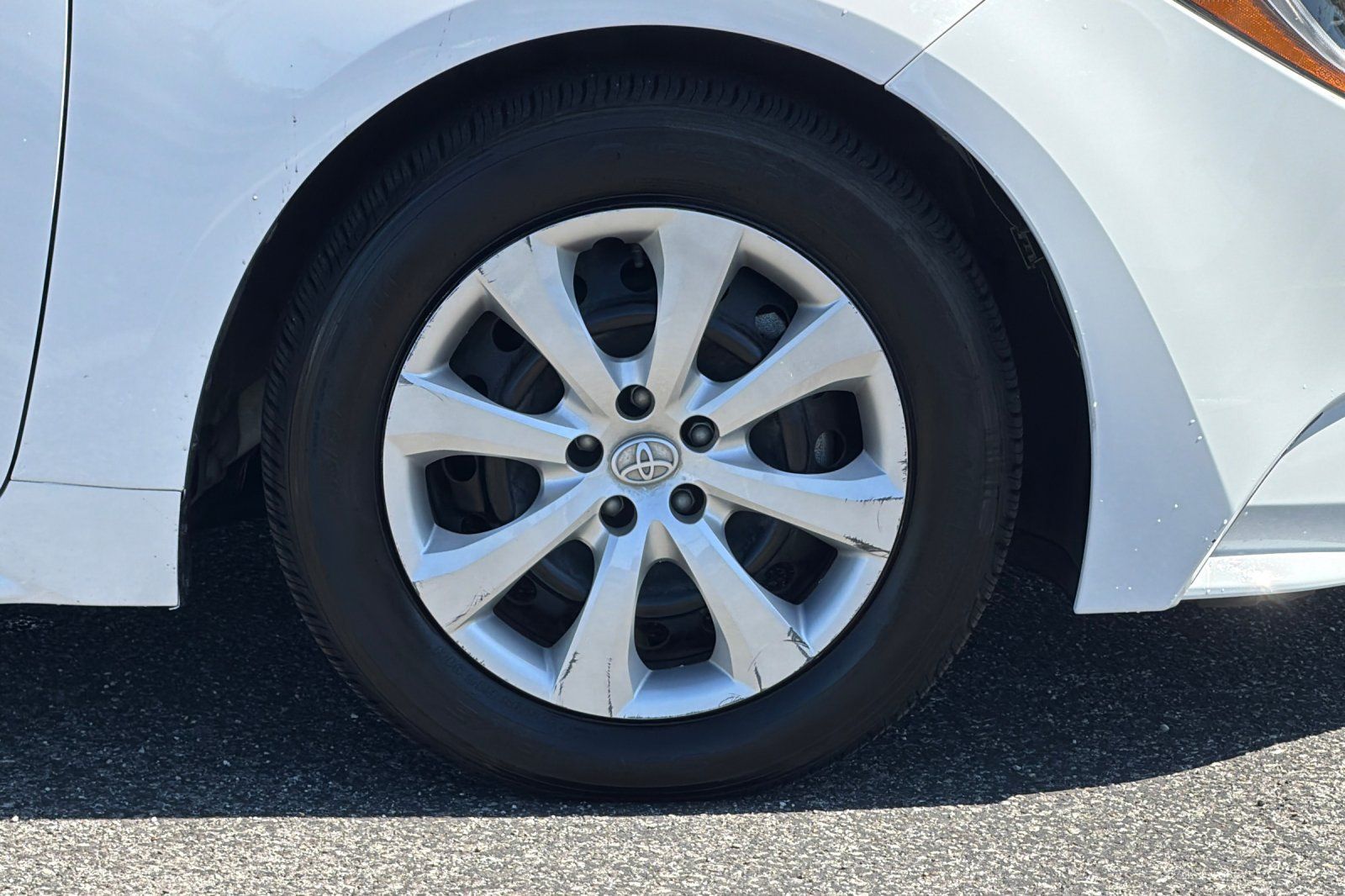 Used 2025 Toyota Corolla LE FWD image 36