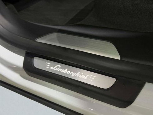 Used 2019 Lamborghini Urus AWD/4WD image 52