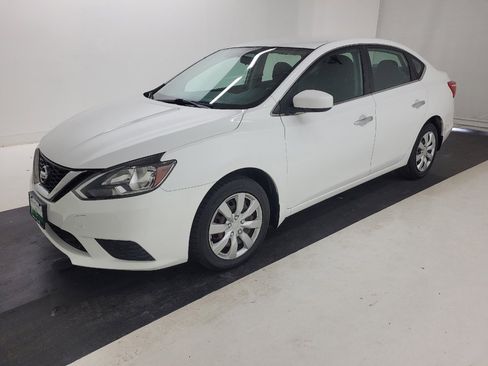 Used 2019 Nissan Sentra S FWD image 2