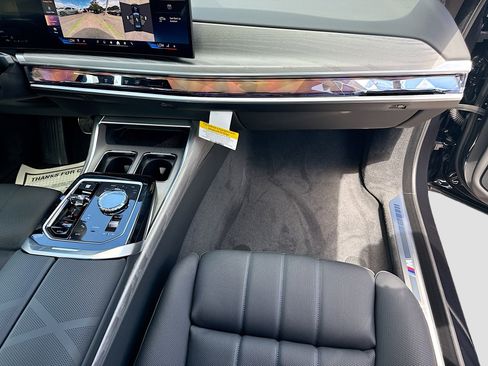 New 2026 BMW 760i xDrive w/ Executive Package image 18