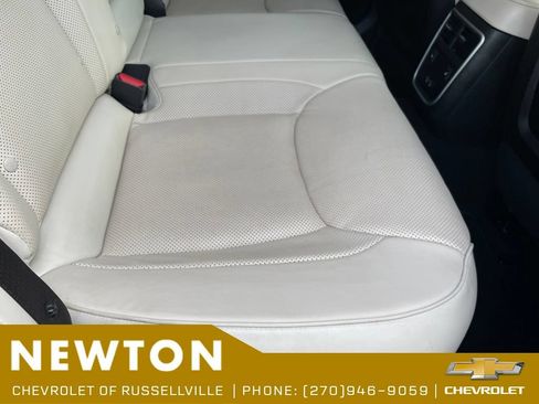 Used 2023 Chrysler 300 Touring L w/ Popular Equipment Group RWD image 28