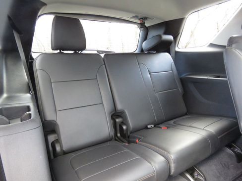 Used 2021 Chevrolet Traverse RS AWD/4WD image 17