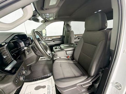 Used 2024 Chevrolet Silverado 2500 LT image 21