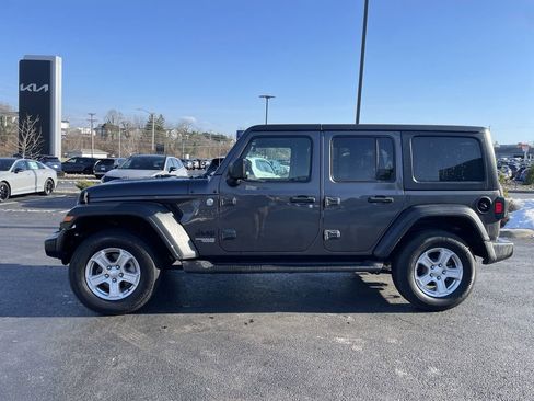 Used 2021 Jeep Wrangler Unlimited Sport S image 3