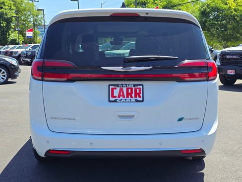 Used 2023 Chrysler Pacifica Limited FWD image 43
