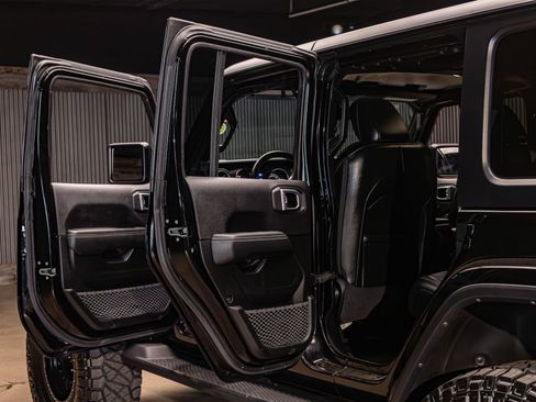 Used 2022 Jeep Wrangler Unlimited Sahara w/ LED Lighting Group image 26