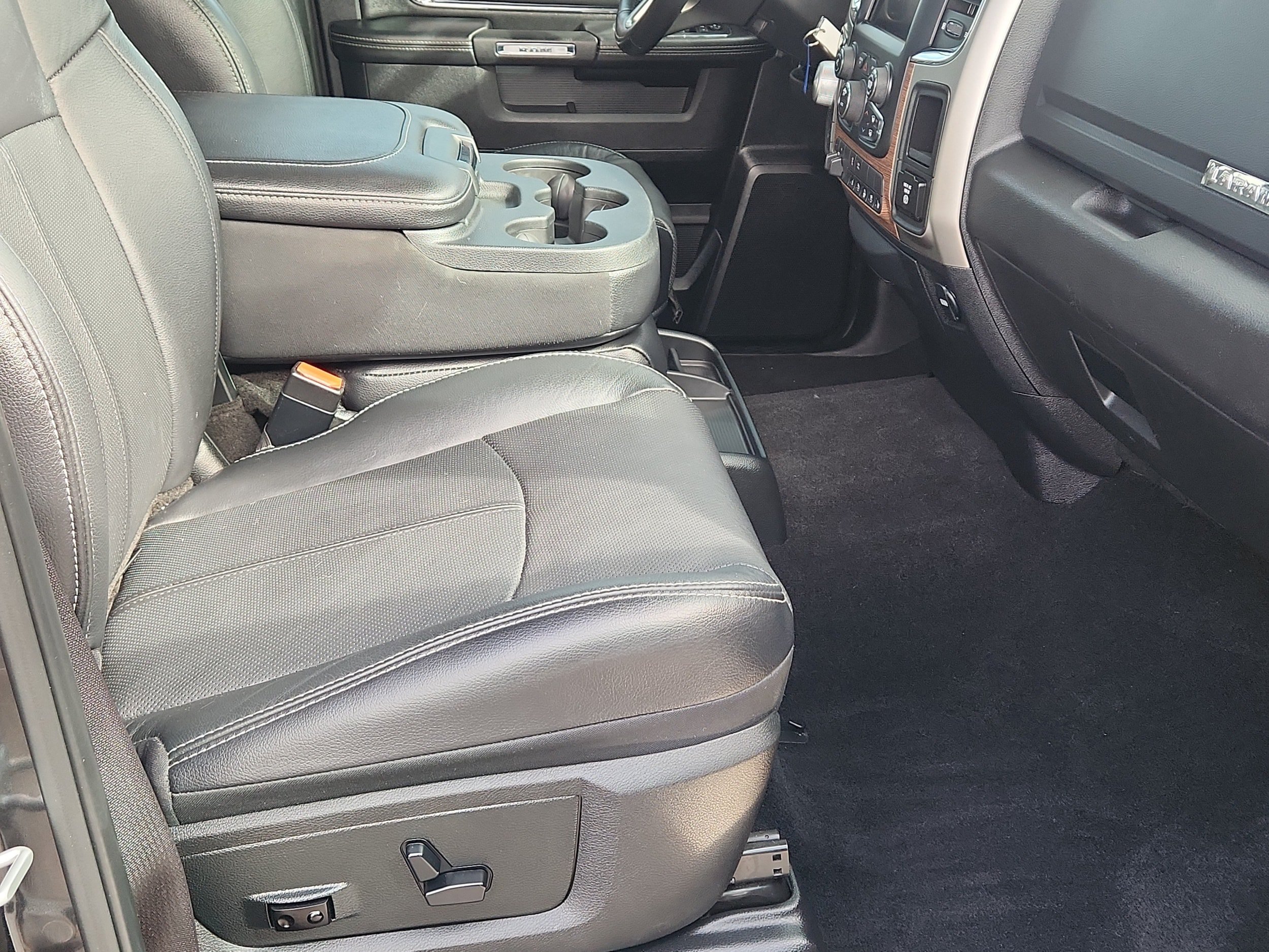 Used 2018 RAM 1500 Laramie w/ Protection Group AWD/4WD image 12
