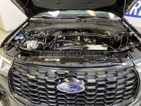 Used 2025 Ford Explorer ST-Line AWD/4WD image 9