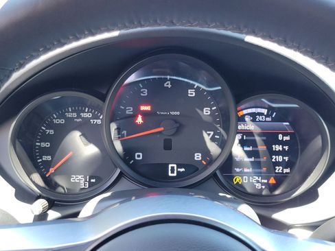 Used 2025 Porsche 718 Cayman RWD image 15