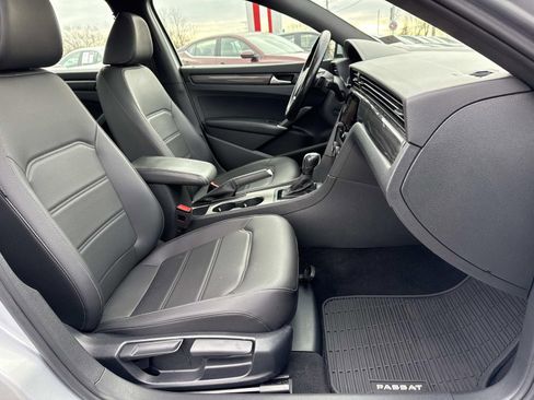 Used 2021 Volkswagen Passat 2.0T R-Line image 25