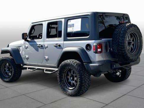 Used 2018 Jeep Wrangler Unlimited Sport S image 12