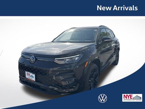 New 2026 Volkswagen Tiguan SE R-Line AWD/4WD image 1